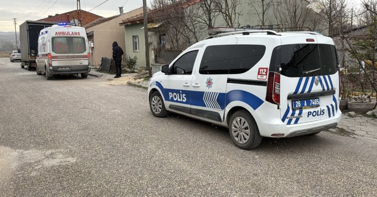 Son dakika: Eskişehir’in Tepebaşı ilçesinde bir kişi evinde ölü bulundu.