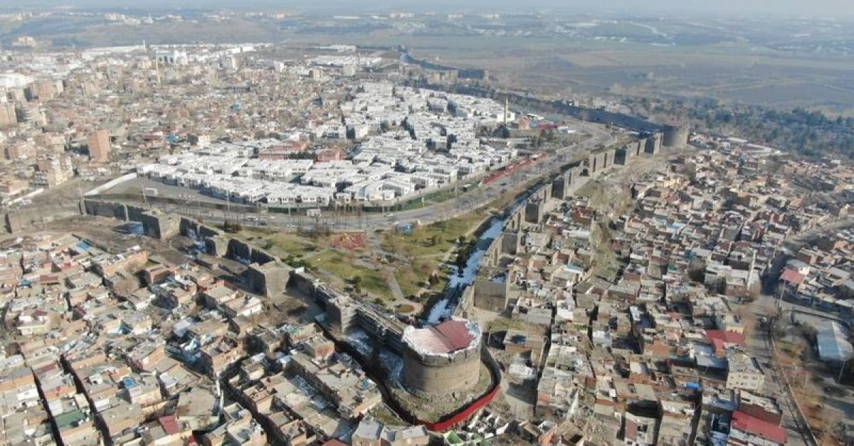 Diyarbakır’da toplantı ve gösteri yasağı