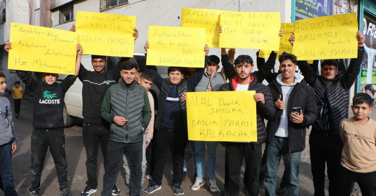 Kibar Feyzo 2026! Adana’da bir grup genç, başlık parasına karşı eylem düzenledi!