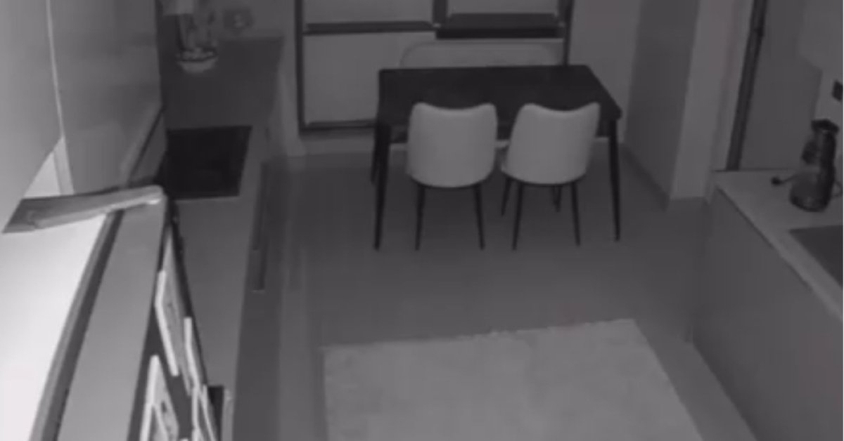 Son dakika: Bursa’da inşaatı yeni tamamlanan binadaki dairenin tavanı çöktü