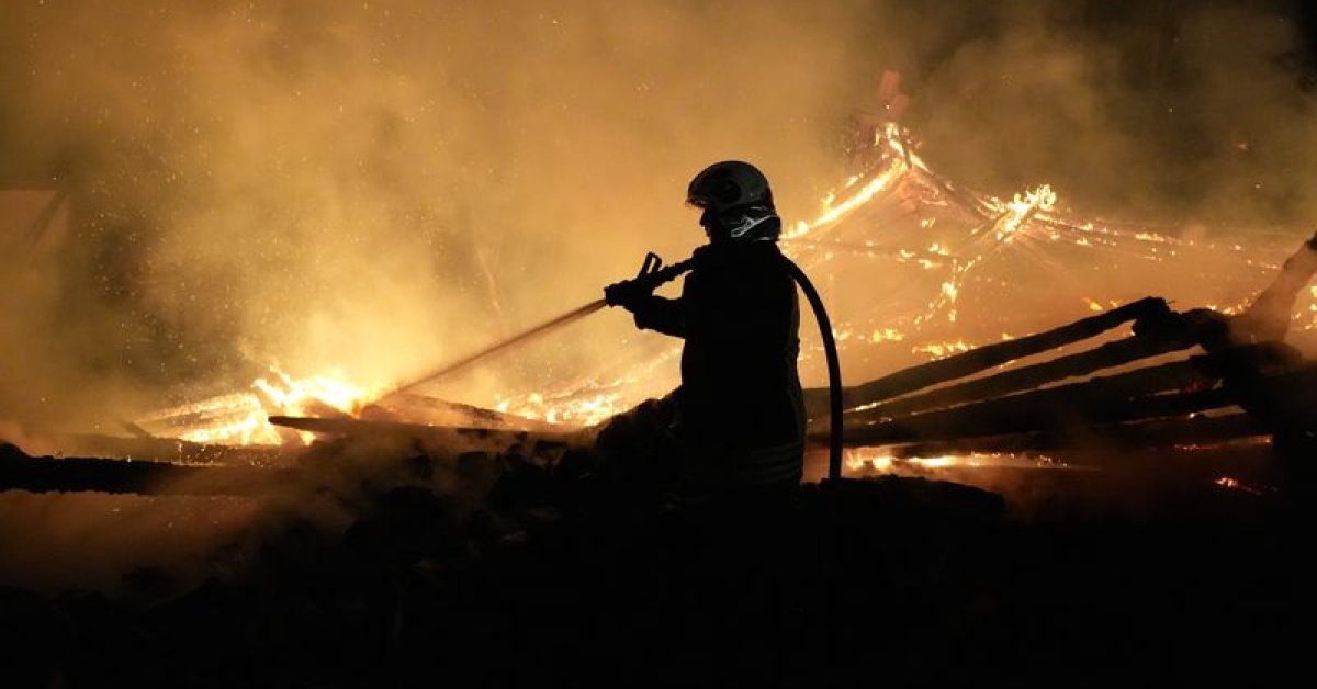 Kastamonu’da yangın: 3 ev ve 2 samanlık küle döndü