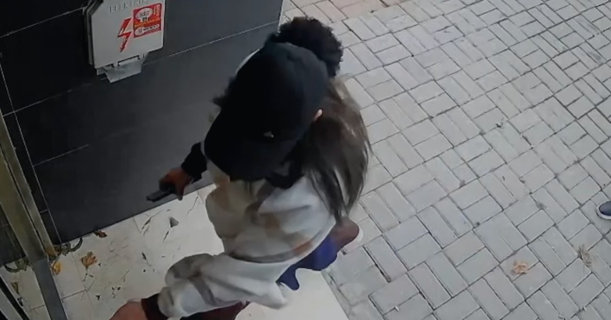 Gündüz vakti girdikleri evden altın çalıp kuyumcuda bozdurdular. İki kadın hırsızın onlarca suç kaydı çıktı