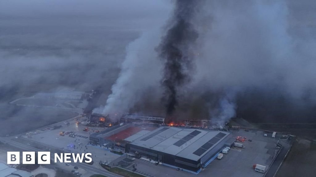 At least three killed in Violanta food factory fire