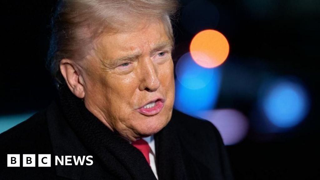 ‘Minor electrical issue’ on Air Force One delays Trump Davos visit