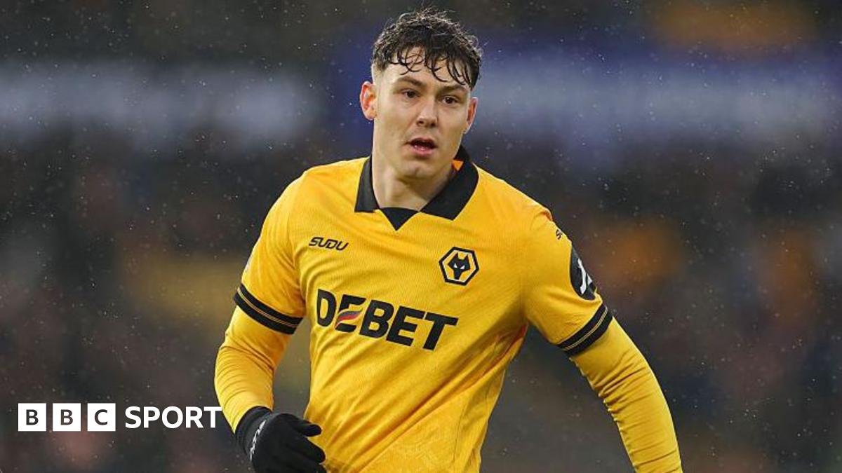 Jorgen Strand Larsen: Crystal Palace to table offer for Wolves striker