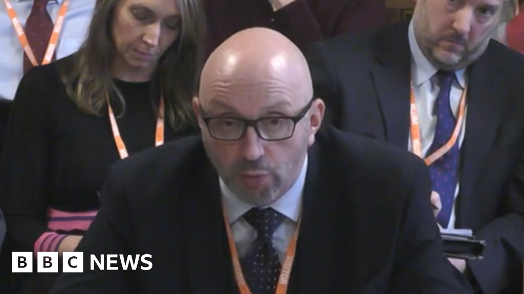 South East Water boss should not get bonus