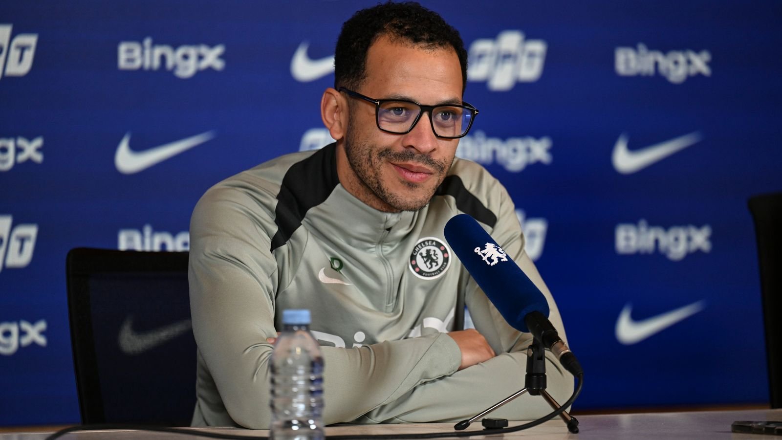 Liam Rosenior exclusive interview: Chelsea head coach on feeling “at home” despite living in a hotel | Football News