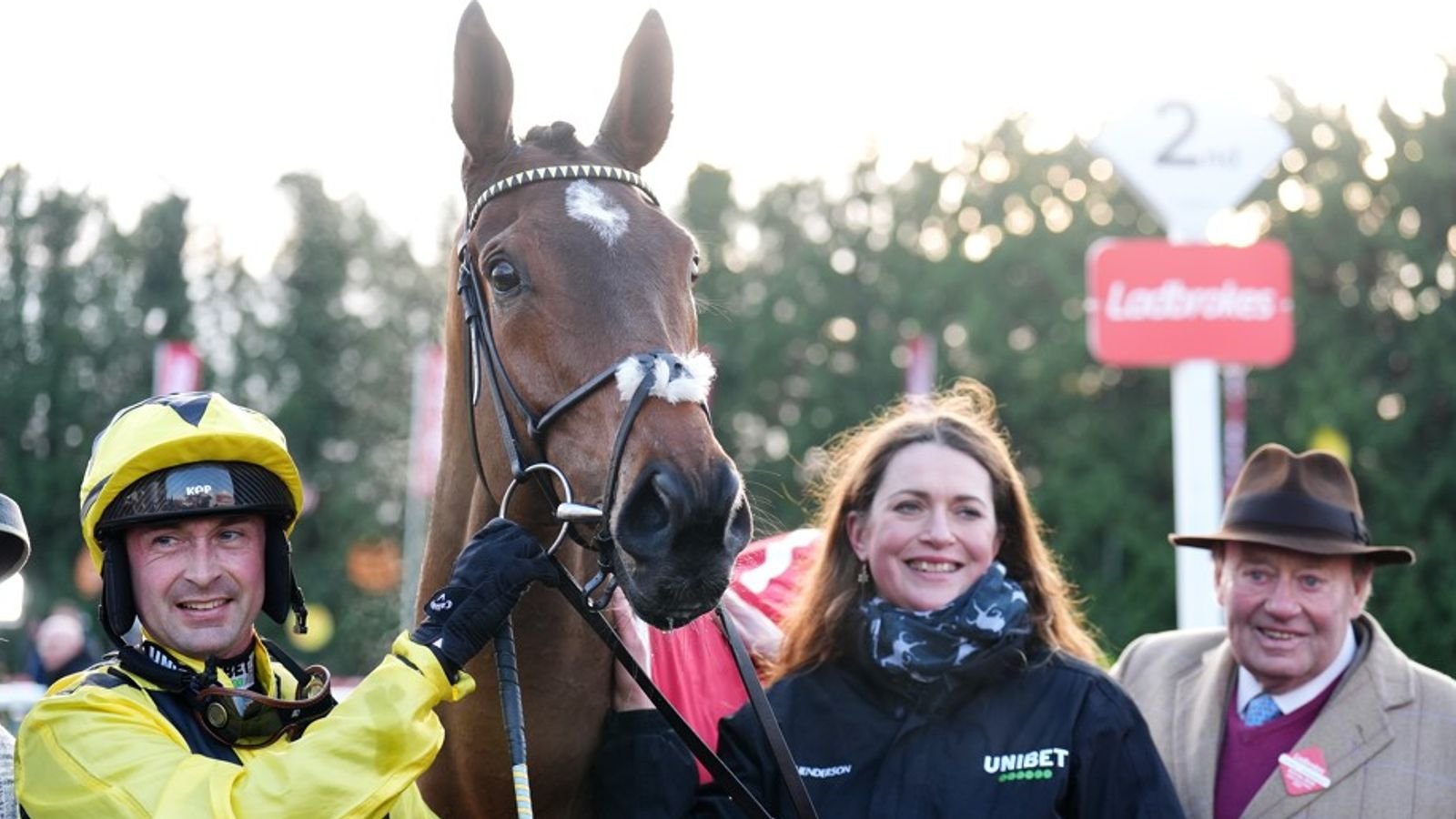 Sir Gino: Nicky Henderson hopeful of star’s return to Seven Barrows next week after fractured pelvis | Racing News