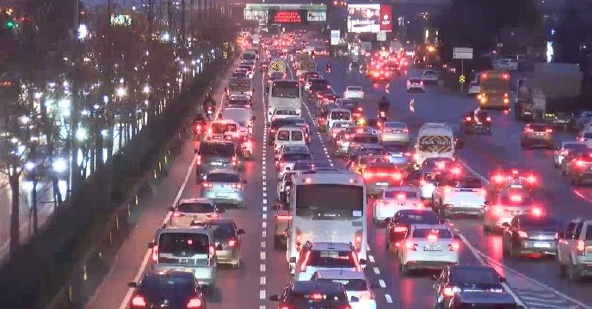 Yarıyıl tatili bitti… İlk iş gününde trafik 81’e kadar ulaştı!