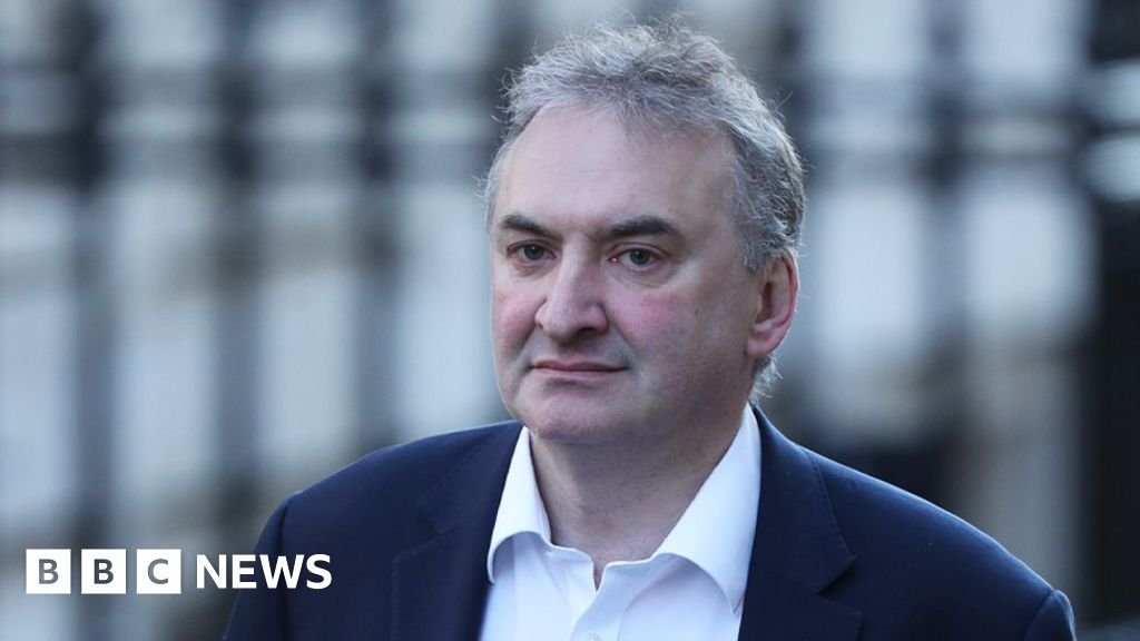 Sir Chris Wormald stands down as head of Civil Service