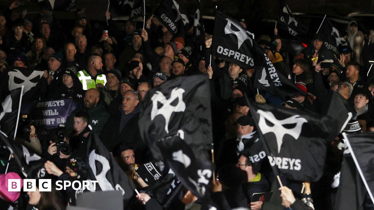 Wales rugby crisis: Ospreys fans protest against WRU and Y11