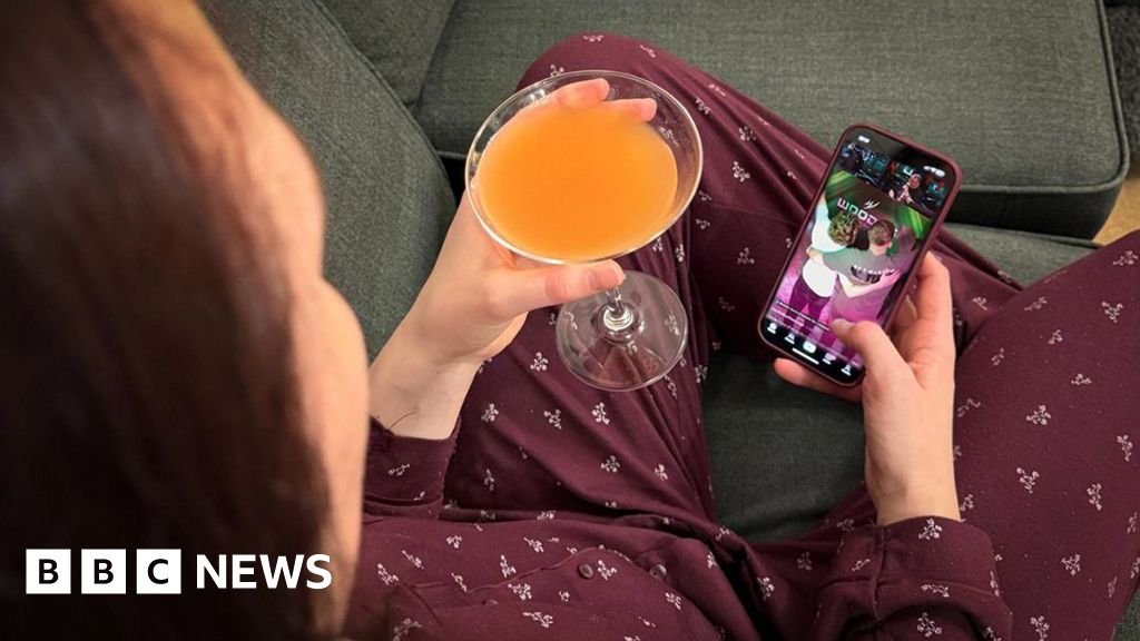 'I’m obsessed with bar livestreams. All the drama of a night out – from my sofa'