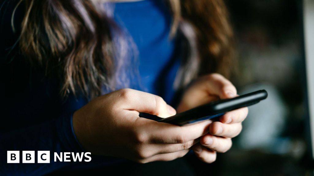 Children bombarded with weight loss drug ads online, says commissioner