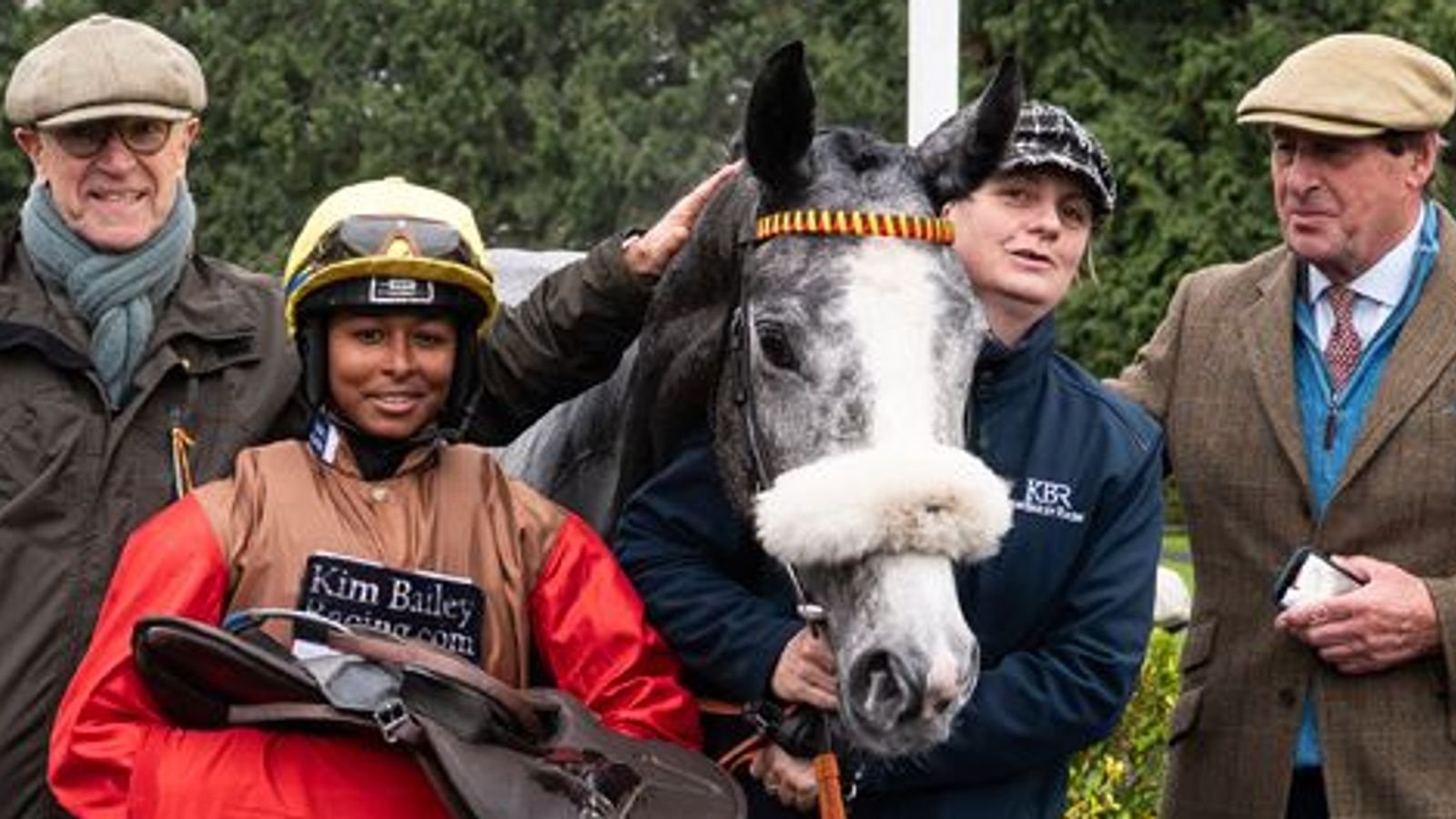 Aamilah Aswat makes horse racing history by becoming first black and South Asian female jump jockey to win a race in Britain | Racing News